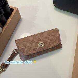 NWT Coach Sunglass Case CZ207 Tan Brown Signature Canvas & Smooth Leather